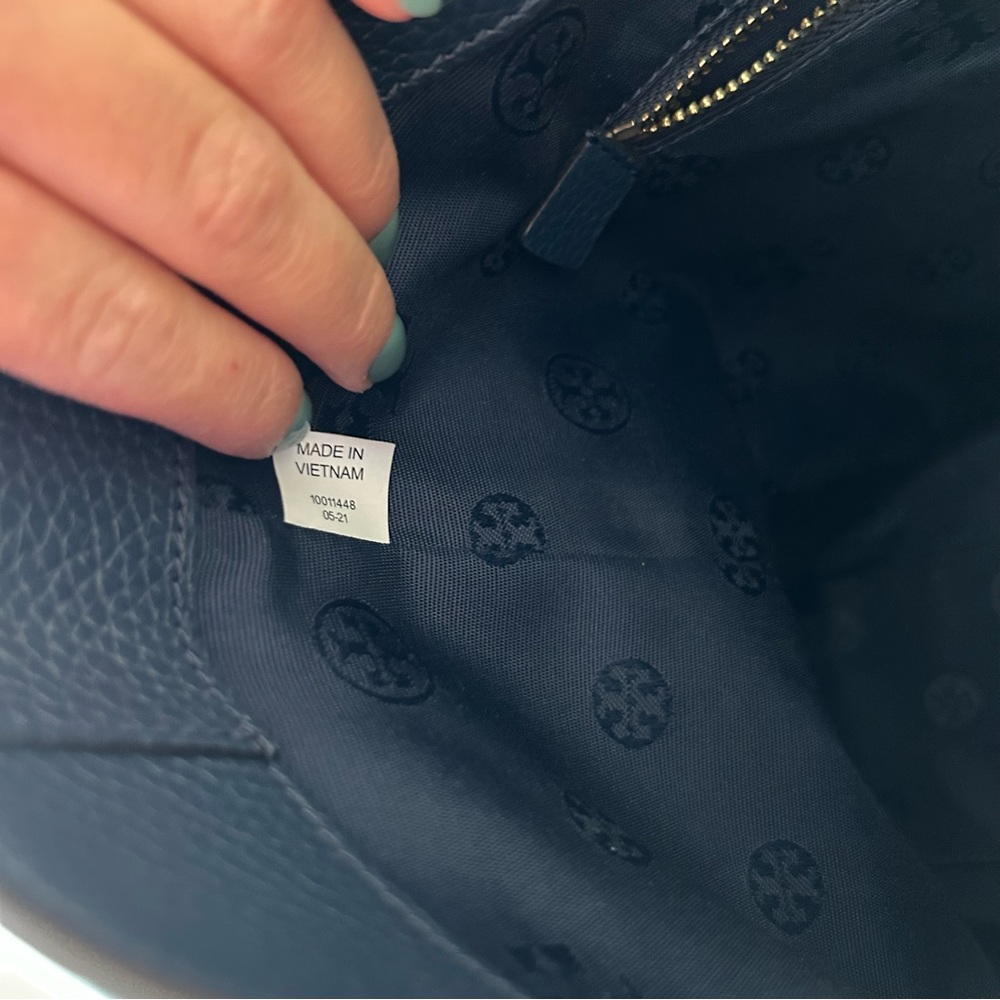 Tory Burch Thea Hobo Shoulder Bag - Picture 8 of 11